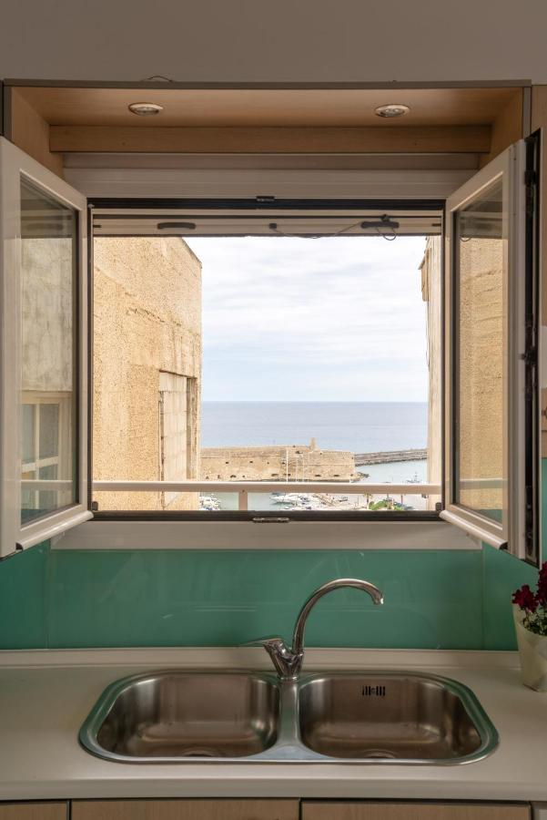 Penthouse Apartment In Downtown With Seaview Kandiye Dış mekan fotoğraf